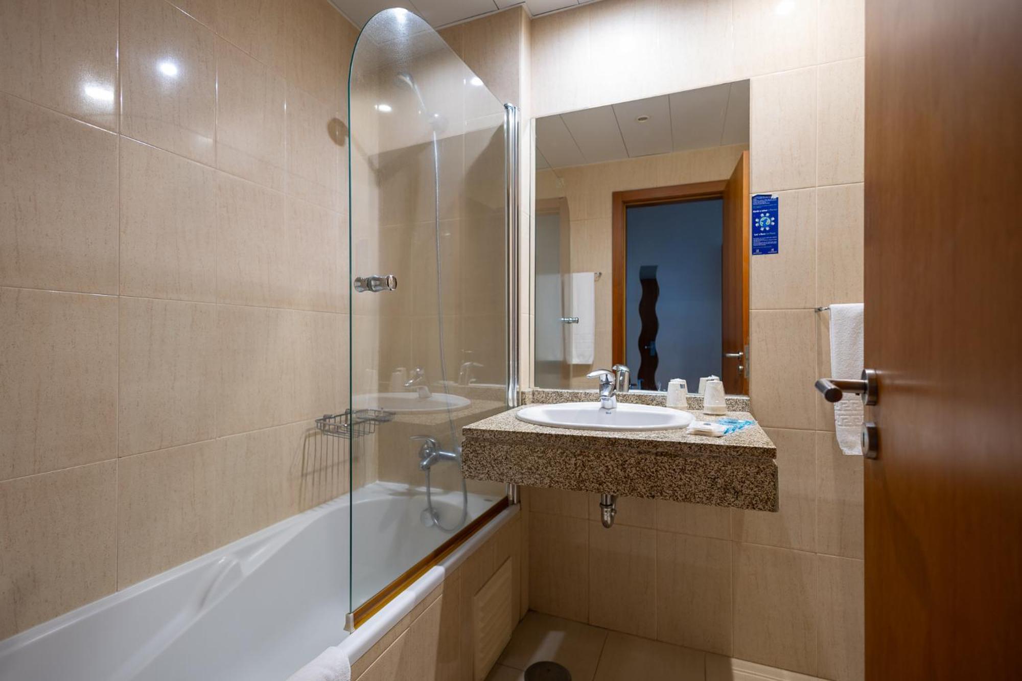 Hotel Apartamentos Geres Ribeiro Esterno foto